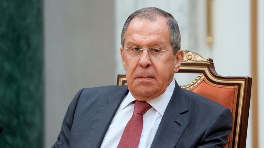 Ngoại trưởng Nga: Hãy để NATO chiến đấu nếu không muốn đóng băng xung đột